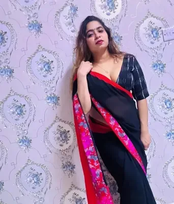Bhrithi Dubai girl