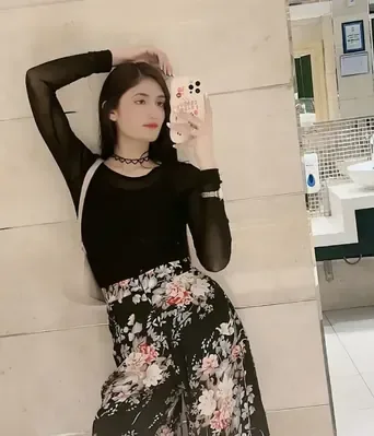 Female Escort  Raveena